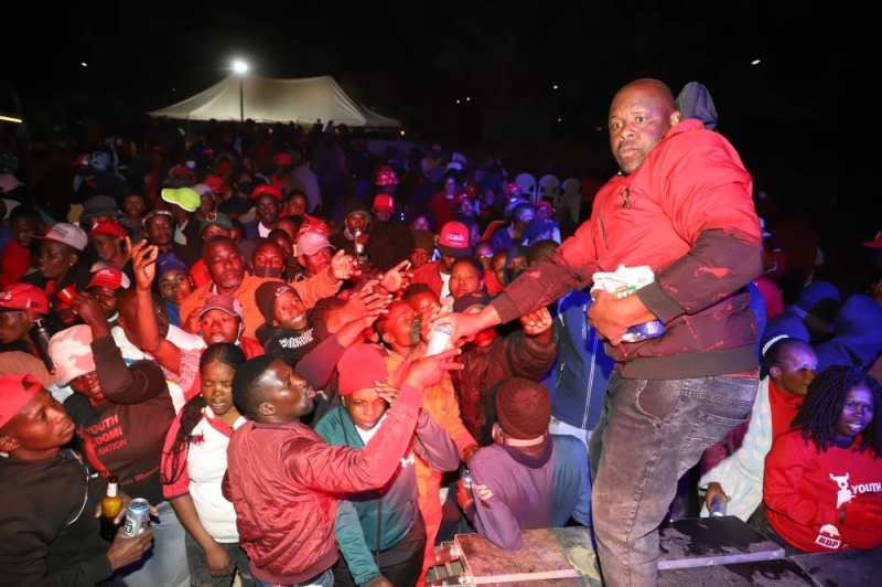 While Nonofo Molefhi's Team Equity was not financially endowed, the same could not be said about VP Slumber Tsogwane's team PIC: KENNEDY RAMOKONE