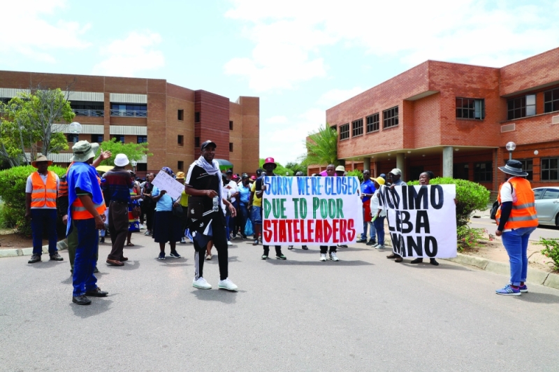 UB staff strike PIC: MORERI SEJAKGOMO