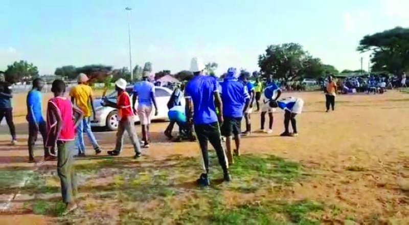 Rival fans caused a lot of panic among other spectators when they started a fight during a league game between Union Flamengo Santos and Broadhurst United on Saturday