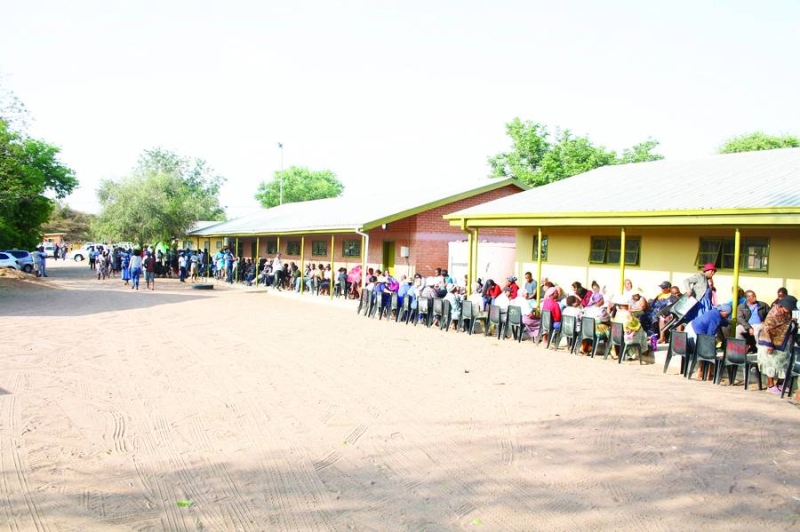 Voters in a que PIC: PHATSIMO KAPENG