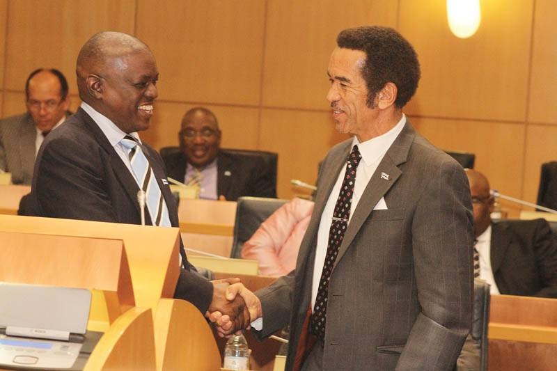 Khama explains handshake with Masisi - Vimarsana News