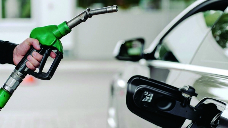 Filling station fuel pump PIC: DRIVING.ORG
