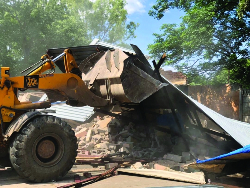 Demolition of the market place PIC: LESEDI MKHUTSHWA