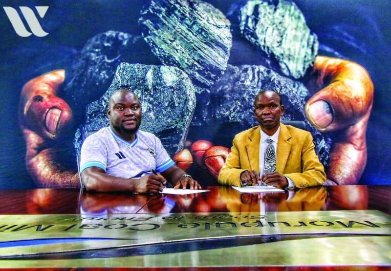 Phillimon Makwengwe (right) has signed a two-year Deal with Morupule Wanderers PIC.MORUPULE WANDERERS