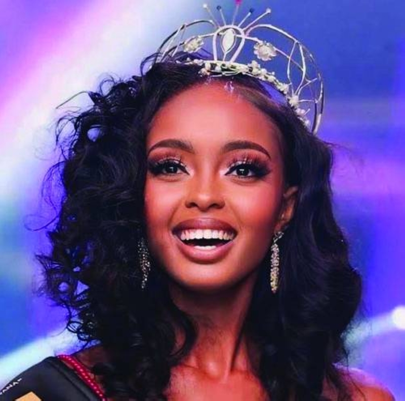 Miss Botswana 2024 Anicia Gaothusi 