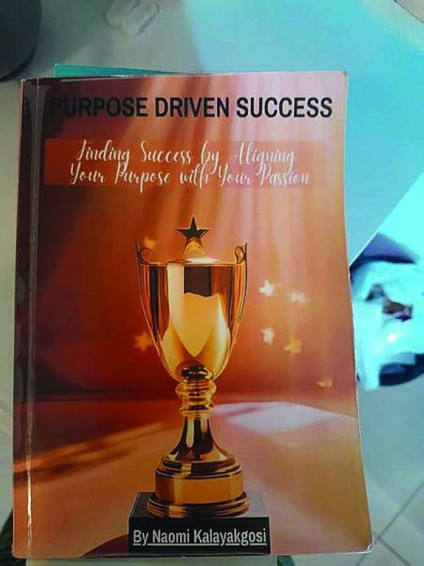 Naume Kalayakgosi book