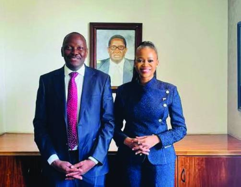 Zambian Minister of Energy Makozo Chikote and his counterpart in Botswana Bogolo Kenowendo