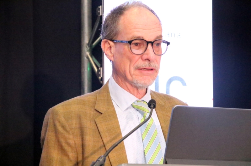 Non-mining GDP to tumble as gov't cash woes worsen