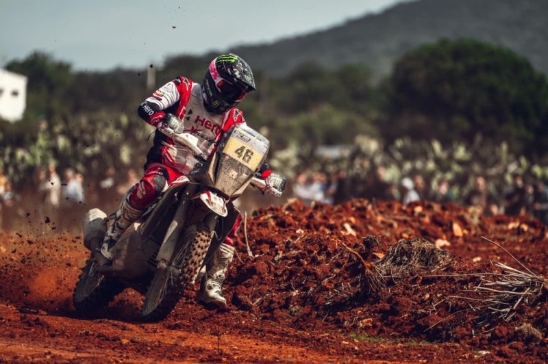 Branch holds ground in Portugal as W2RC fight tightens