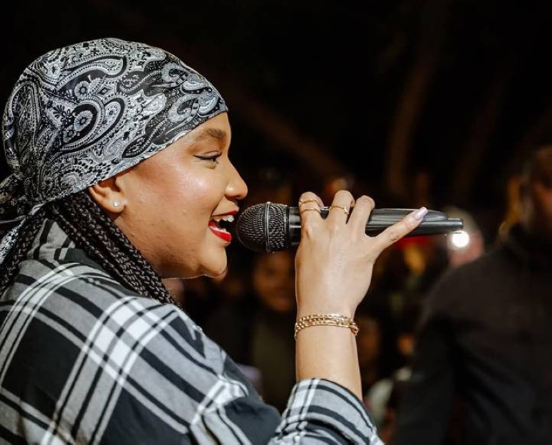 Simmy Born Simmy casts her spell in a soulful night :: Mmegi Online