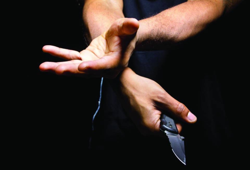 Teen arrested after allegedly threatening mother
