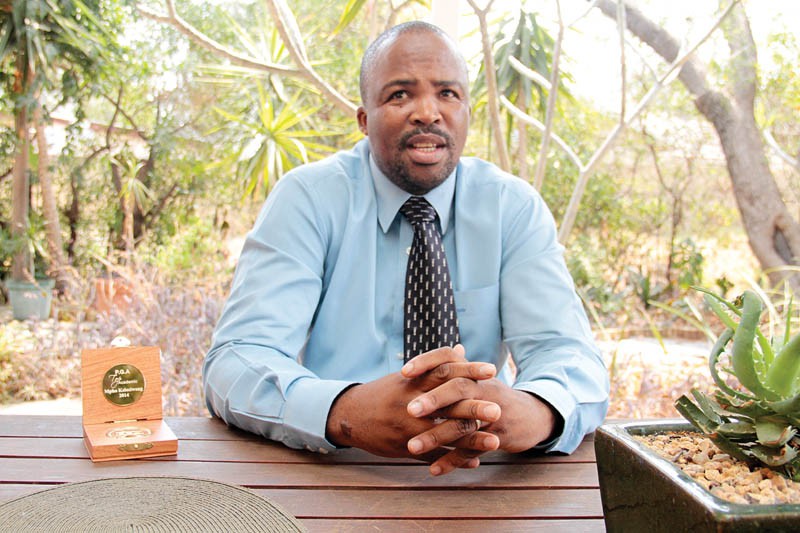 Mpho Kelosiwang