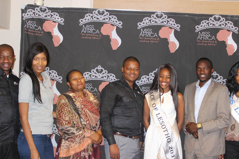 Group picture of Miss Africa and Leotho teams