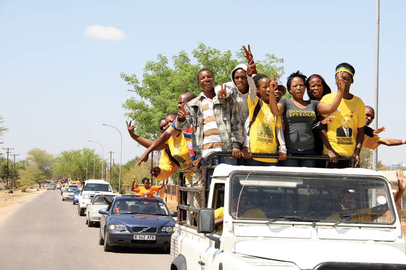 BNF and BMD members in a motorcade