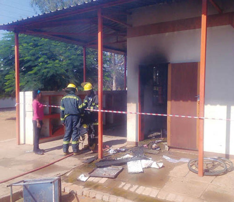 Fire fighters battling to put off the fires at Mmaphula JSS 