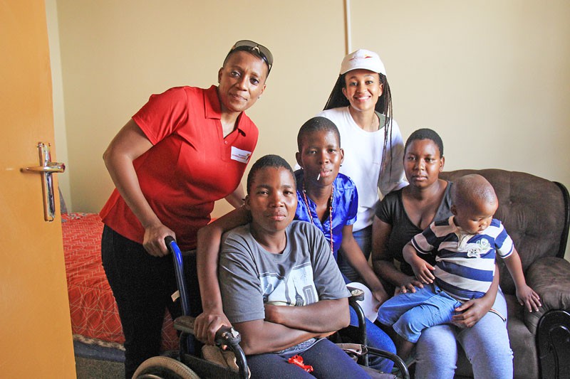 Seapei and family with well wishers