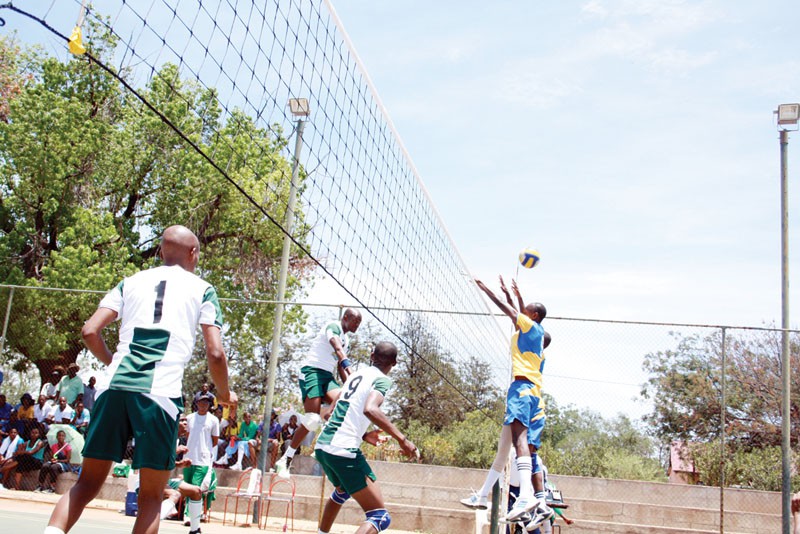 Threatening an upset: Prisons (in green) are not afraid of talent laden Kutlwano
