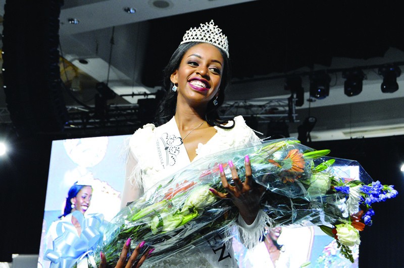 Miss Botswana 2016, Thata Kenosi