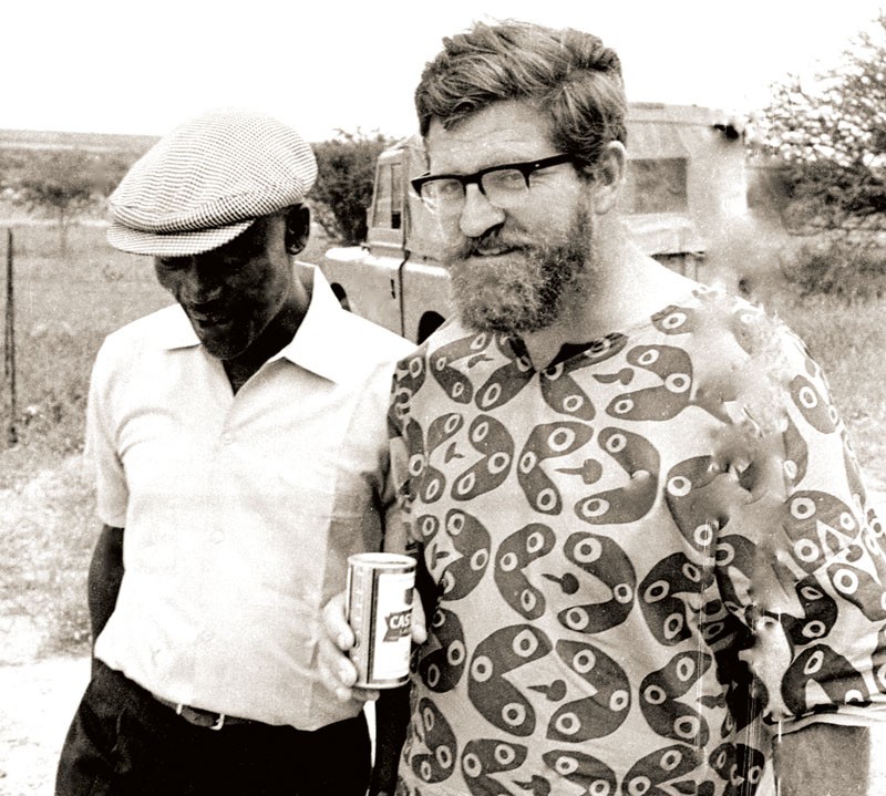 Patrick van Rensburg and Bias Mookodi at a wedding in 1971