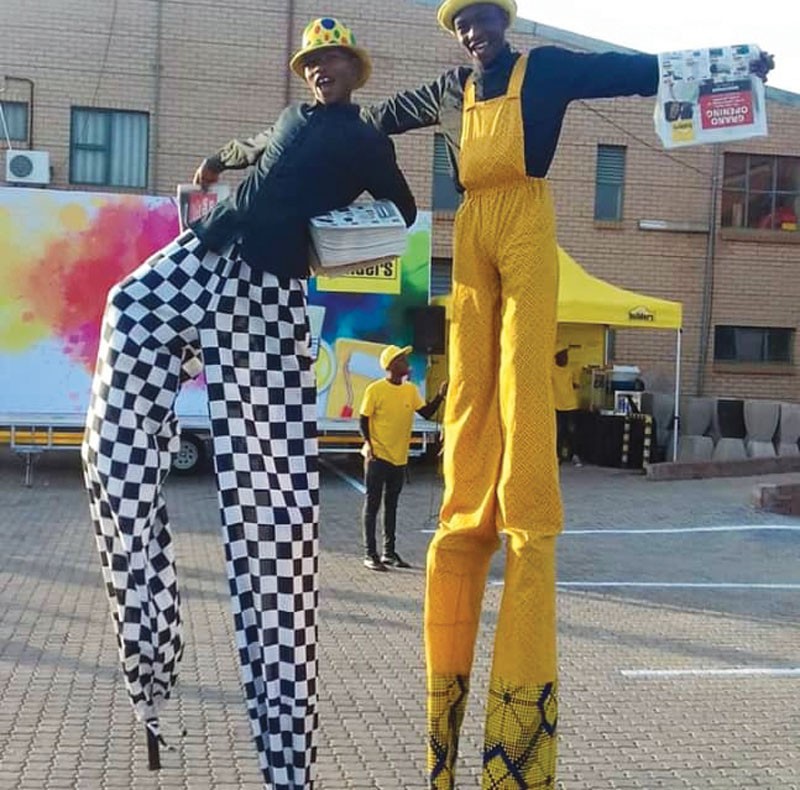 Stilts Masters (clowns from SA)
