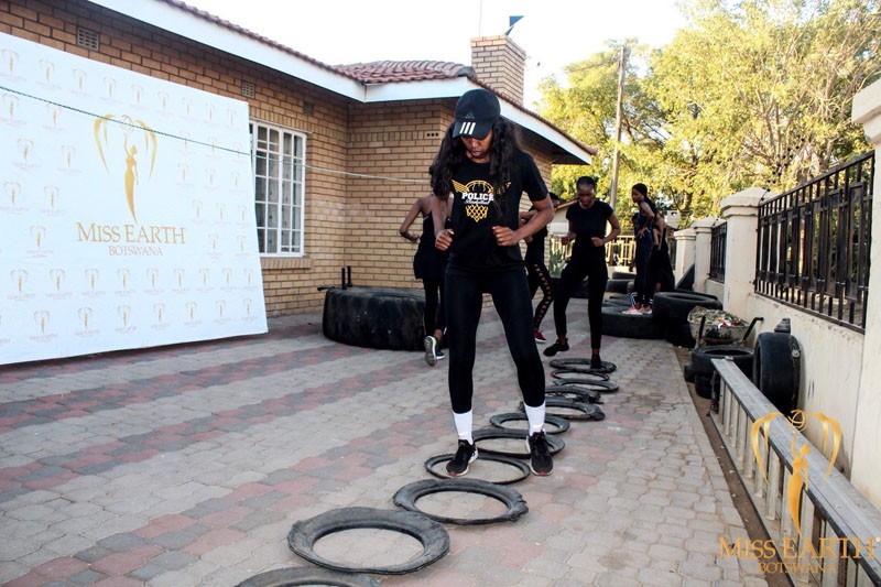 Miss Earth finalists going through the steps to see who wins