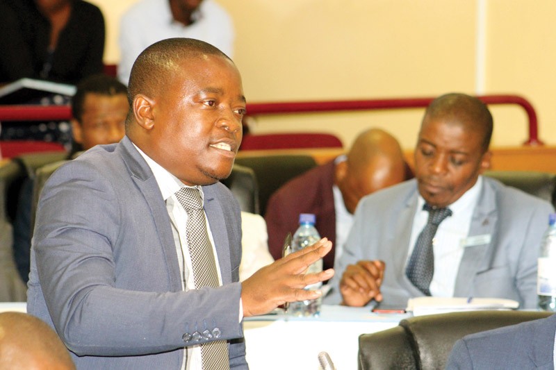 Itekeng ward councillor Kwambala commenting after the NACA presentation during the full council meeting PIC: KEOAGILE BONANG
