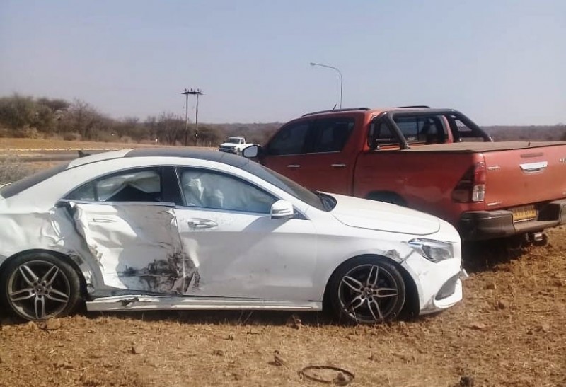 Hijacked vehicles abandoned near Lobatse